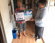 후원물품 전달